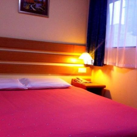 Home Inn Hotel Guiyang Fushui Middle Road Guiyang (Guizhou) Bagian luar foto